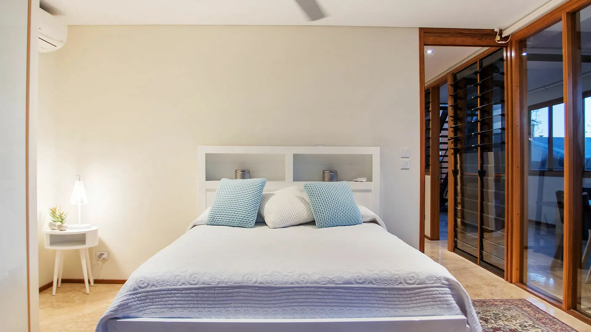 公寓 Beachfront Hideaway - Luxury Right On The Beach 拜伦湾